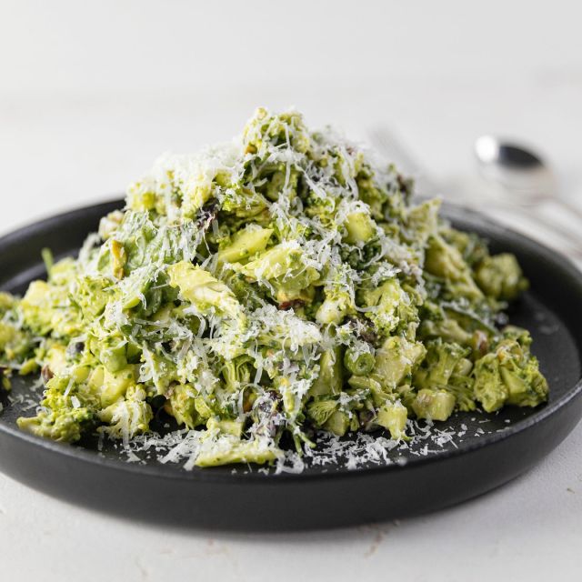 There are many ways to use our Creative Gourmet frozen range, this being one of them. Broccoli with Avocado dressing 🥑🥑 using the @creativegourmetofficial frozen Sliced Avocados! #creativegourmet #frozenfruit #recipe #healthyiving